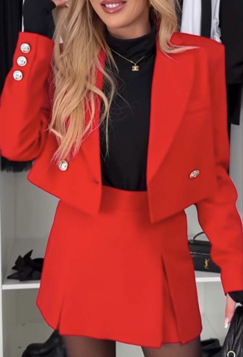 Дамски сет в червено