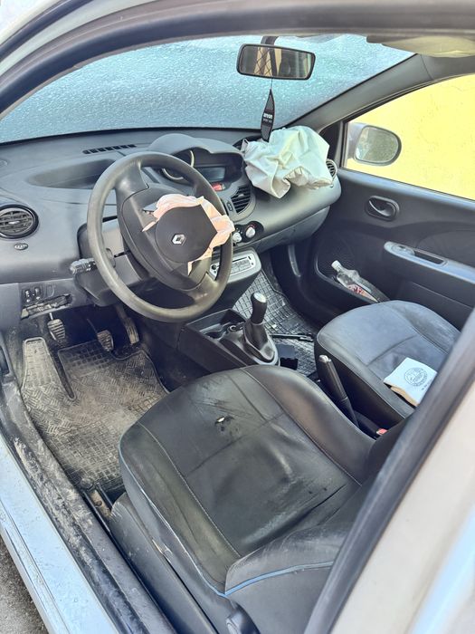 Renault twingo 2 на часи