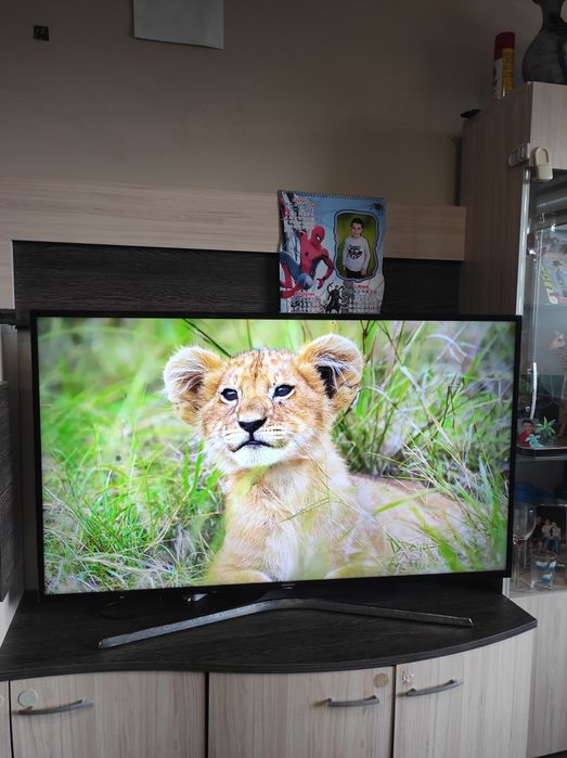 Смарт Телевизор SAMSUNG 50 инча Ultra HD 4K