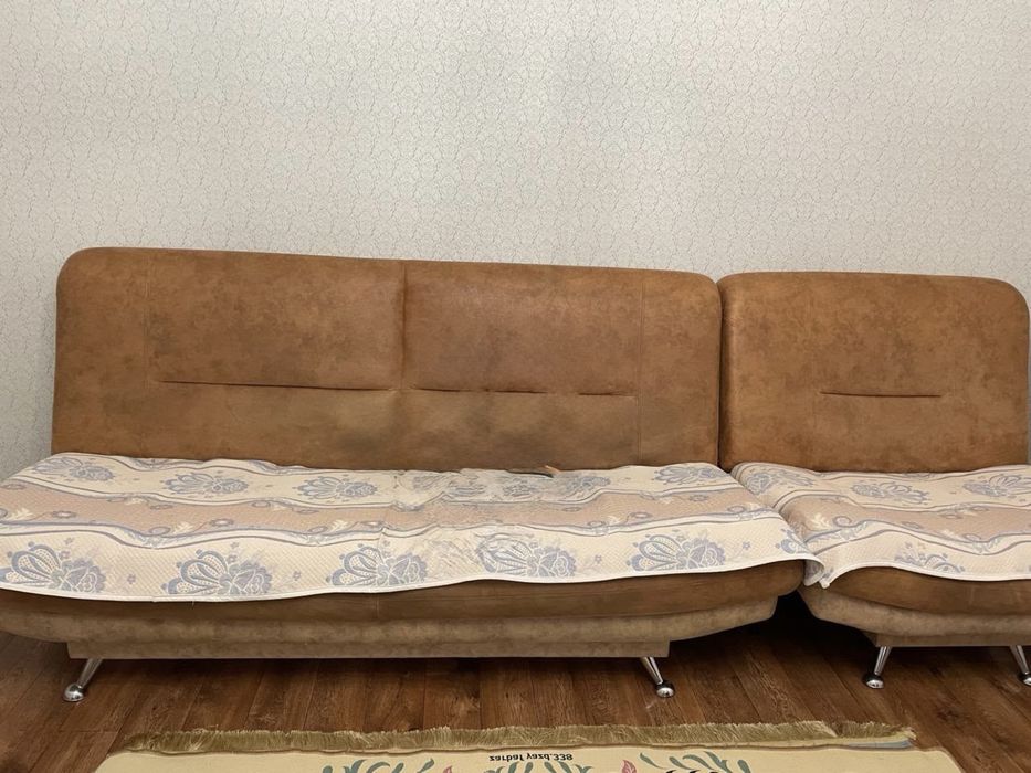 Продам диван с двумя креслами