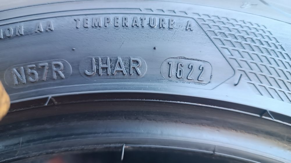 225/45/17 Goodyear Дот 1622