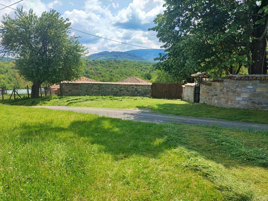 Поземлен имот в с. Мийковци