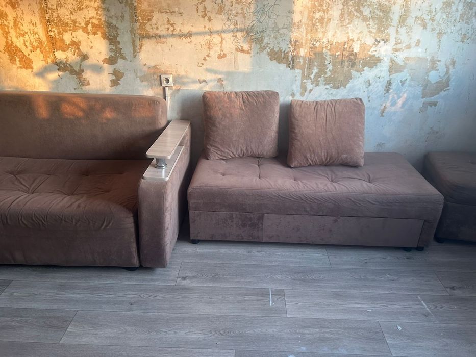 Продам мягкий диван (2 модуля) Самовывоз