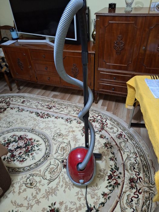 Vând aspirator Samsung Easy