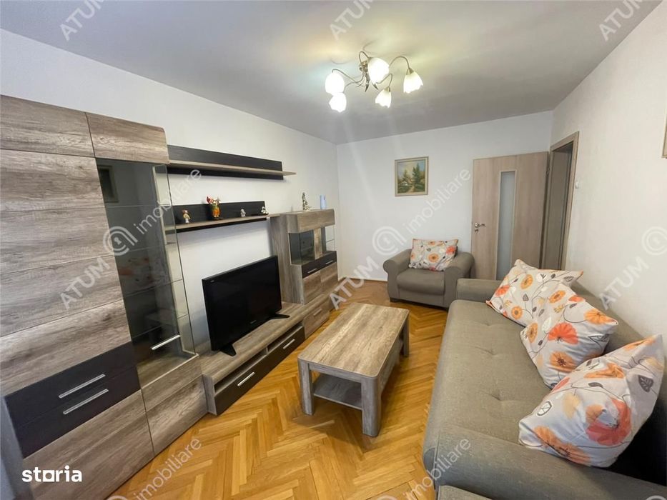 Apartament 3 camere decomandate si balcon in zona Vasile Aaron Sibiu — fotografia 1