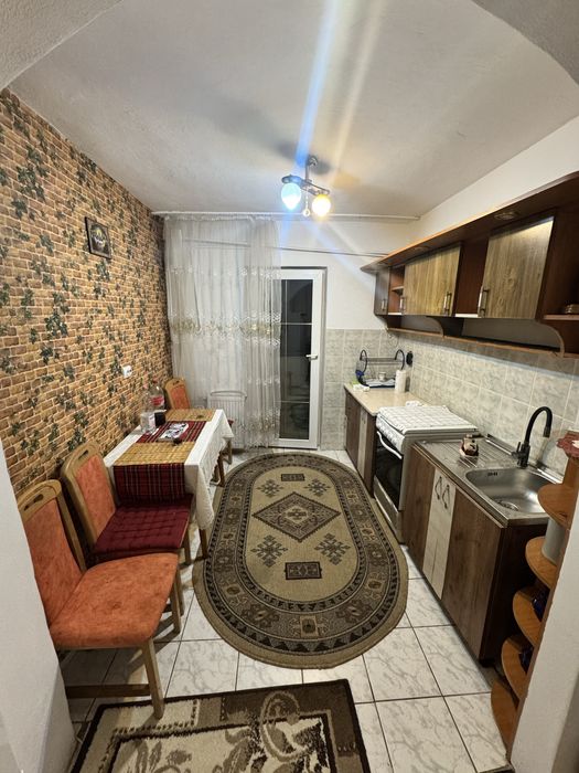 Apartament cu doua camere de vanzare central Beius
