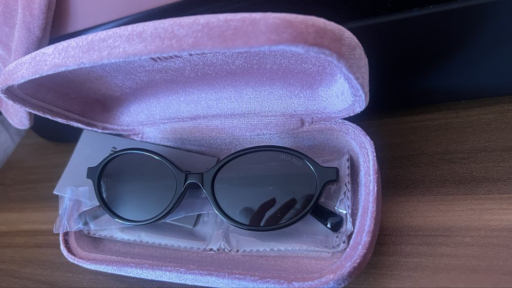 Слънчеви очила Miu Miu oval