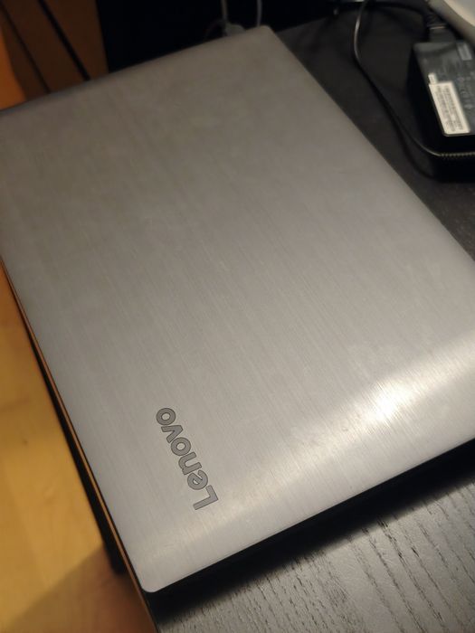 Laptop Lenovo V330 i7-8550U 8GB 256SSD Radeon 530 FHD 15.6" (2018)