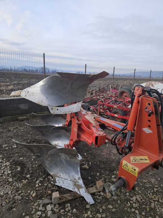 Plug cu 4 brazde kuhn multimaster 112 vario