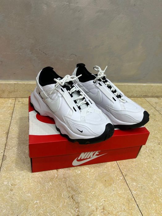 Tenesi Nike TC 7900 femei