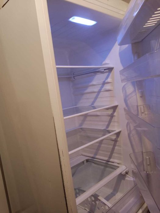 Холодильник Samsung