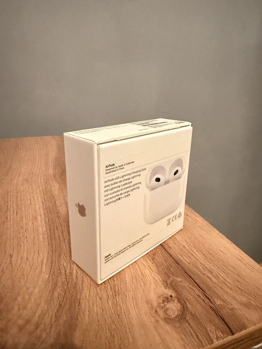 Продам оригинал airpods 3