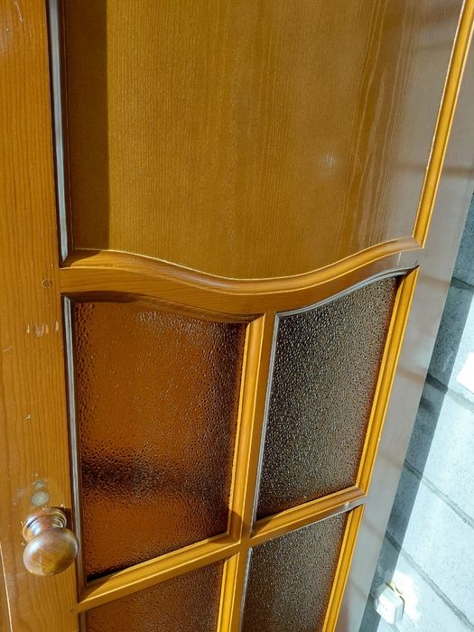 Двери б/у деревянные