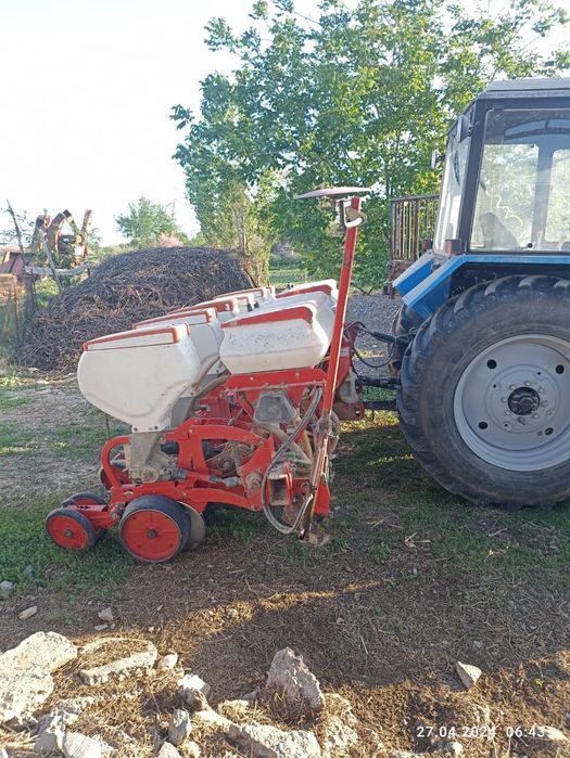 Сеяалка кукурузный