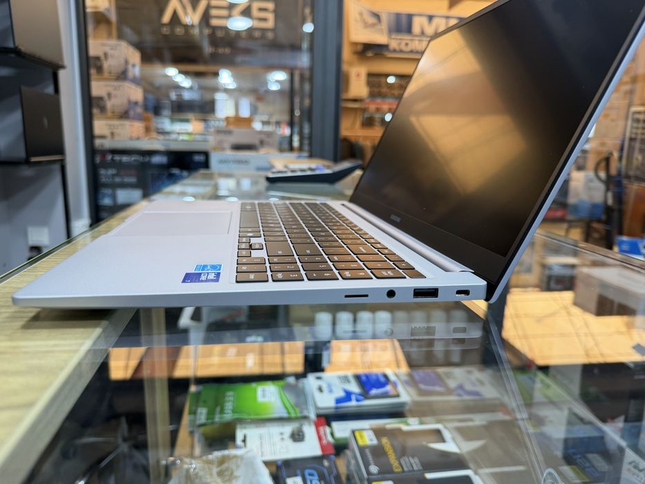 Samsung GalaxyBook 4 Core 7