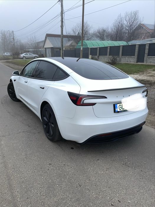 Autoturism Tesla model 3
