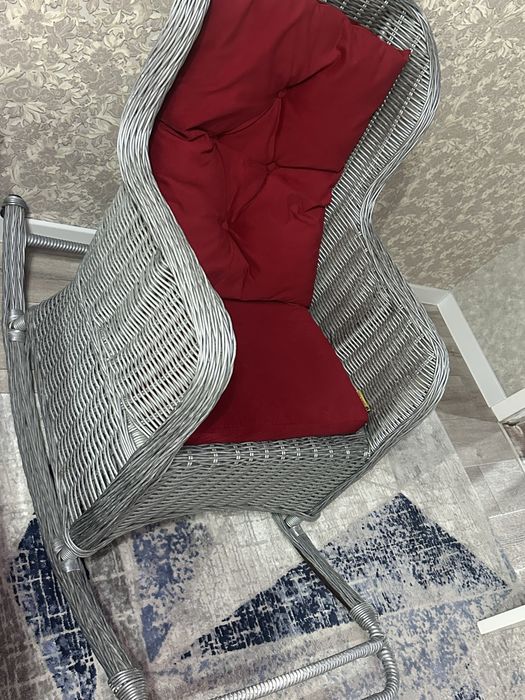 Продам,Кресло -Качалка , ротанг