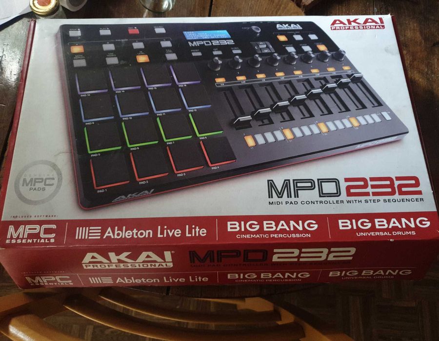 Akai mpd232 сэмплер для создания битов музыки  midi контроллер