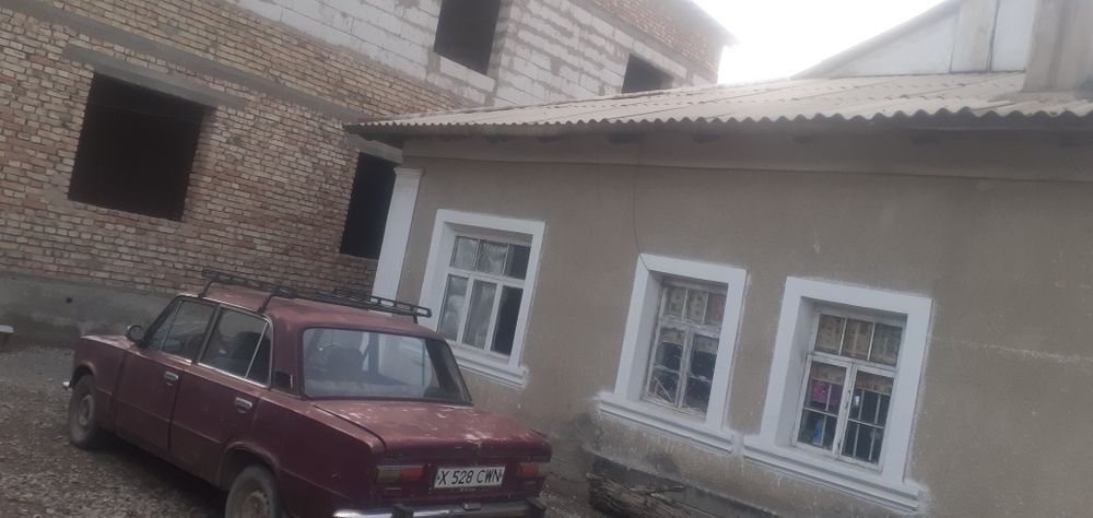 Продается двухэтажный недостроины дом