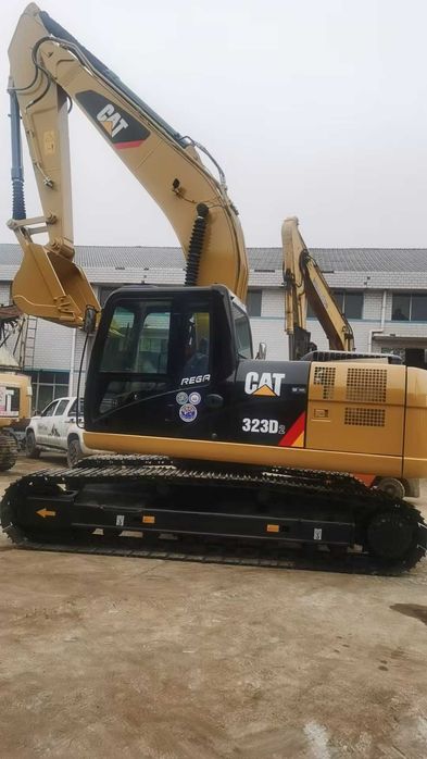 Продаётся гусеничный экскаватор Caterpillar 323D