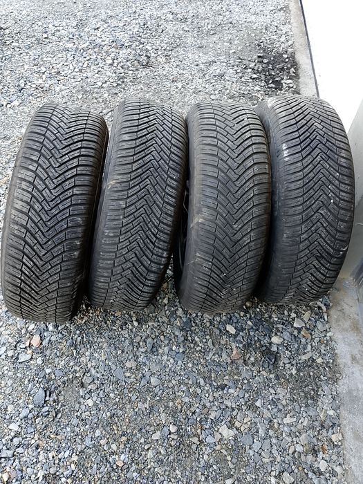 vand 4 roti cu cauciucurii