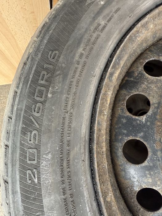 Продам летние шины с диском