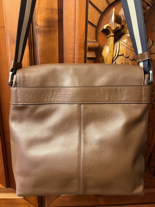 Geantă bărbați Coach nouă, originală, dimensiuni 33cm x 30cm.