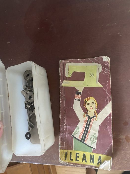 Mașină de cusut ILEANA Cugir (M.M.3) din 1964 – Pachet complet de colecție, cu manual și accesorii