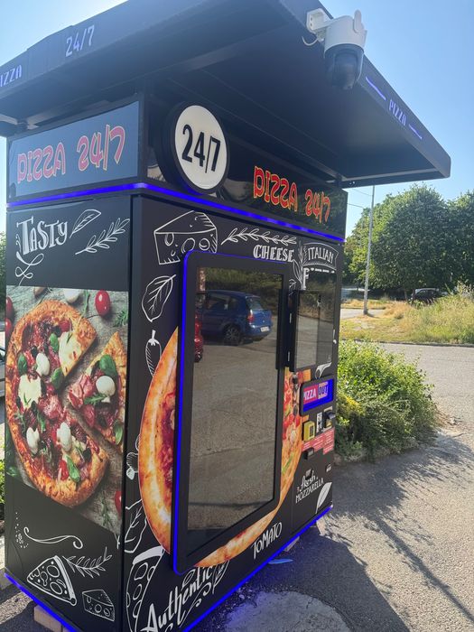 Вендинг машина за пици