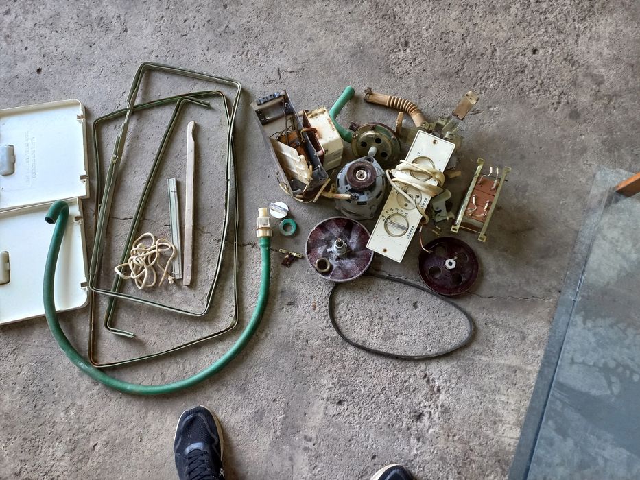 Стиральная машинка Сибирь на запчасти электродвигатель