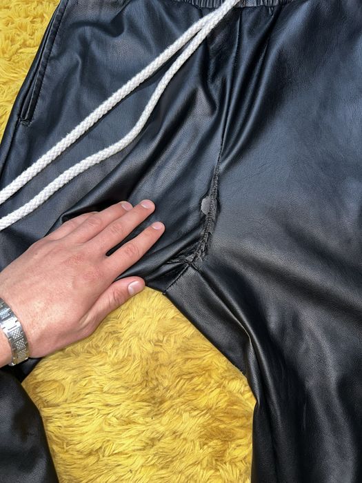 Pantaloni Young Rich White Zipp Eco Leather