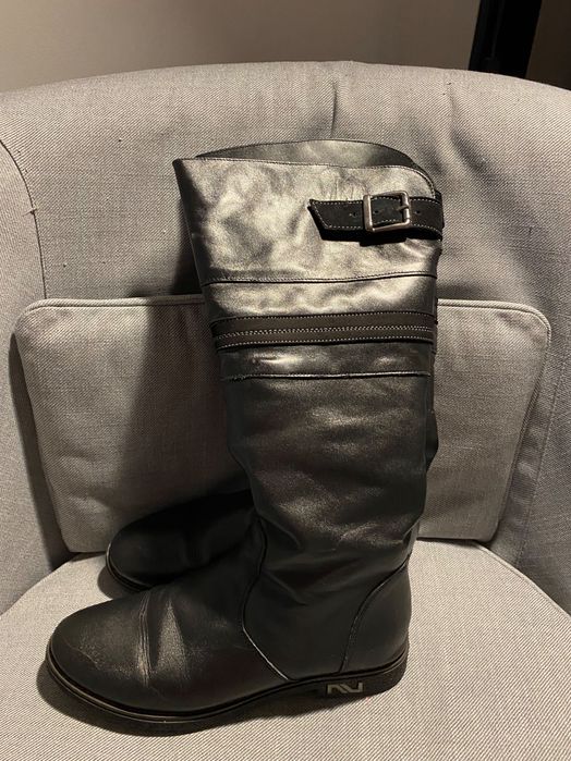 Cizme negre din piele