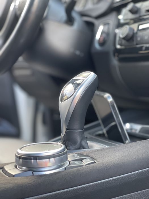 Colant / retapitare trimuri auto Alcantara piele