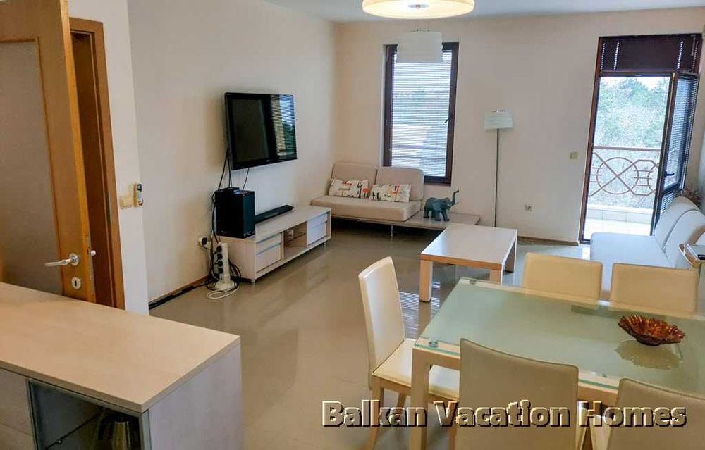 Продава се Тристаен апартамент в Балчик - 116 кв.м за 666 €/кв.м - Снимка #2