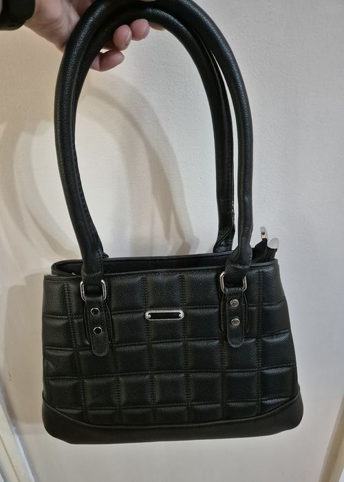 Дамска кожена чанта с две отделения! Състояние ново