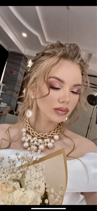 Профессиональный макияж ,укладки,прически,окрашивание волос.