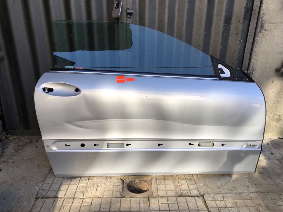Предна дясна врата за мерцедес цлк / mercedes clk w209 02-06г