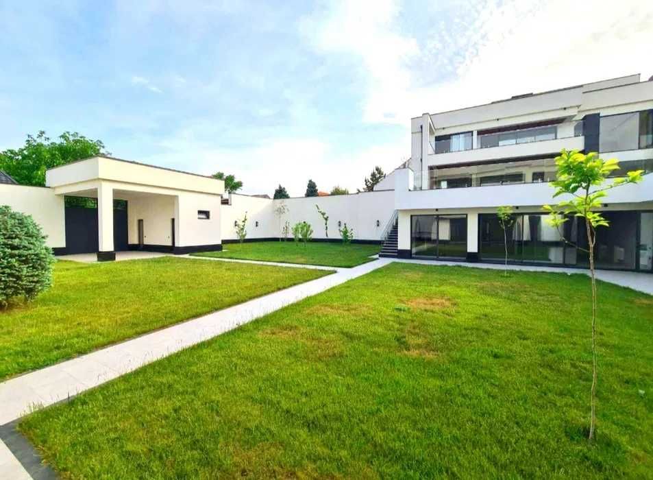 Продается шикарный дом - белая вилла в престижном районе