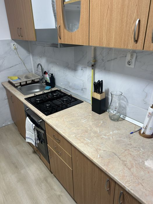 Inchiriez apartament