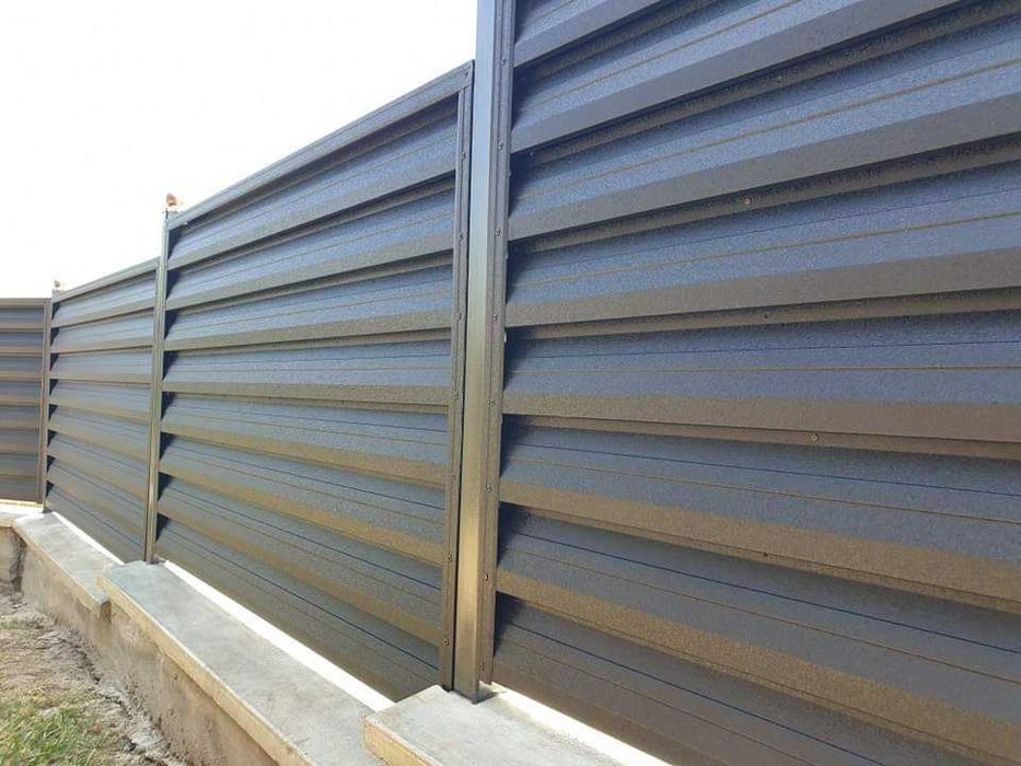 Garduri din panou stil jaluzele, sipca metalica, tabla, plasa si BCA