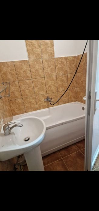 Închiriez garsonieră