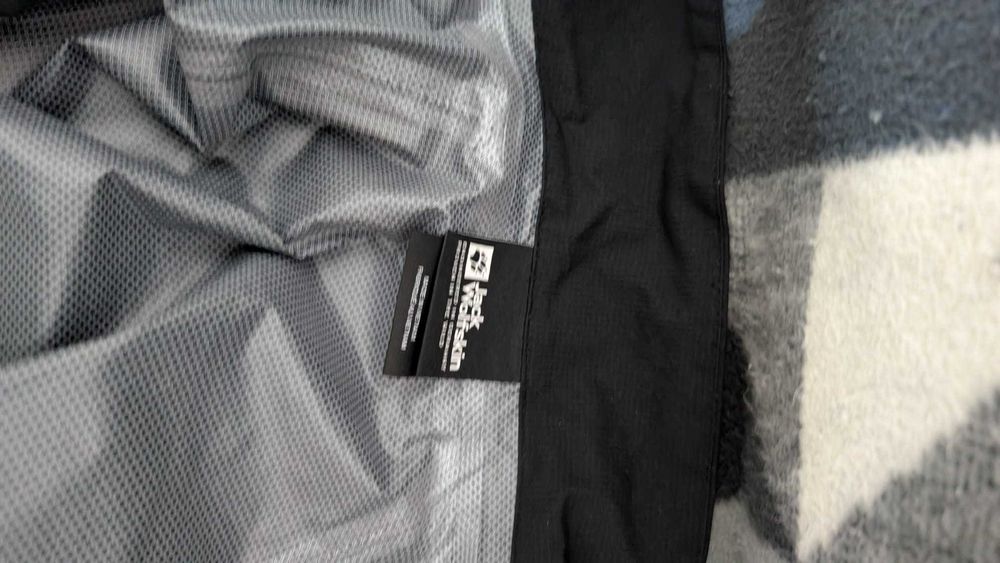 Geaca barbati  marimea S impermeabila ciclism Jack Wolfskin - noua