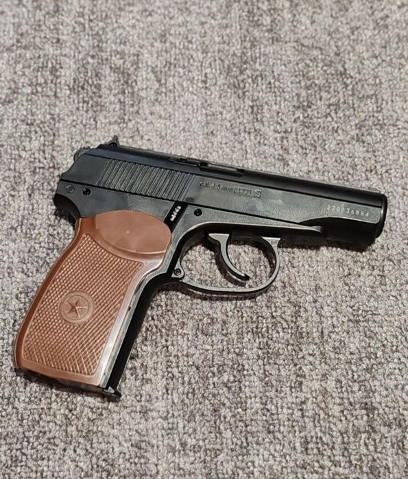 Продава се Airsoft пистолет