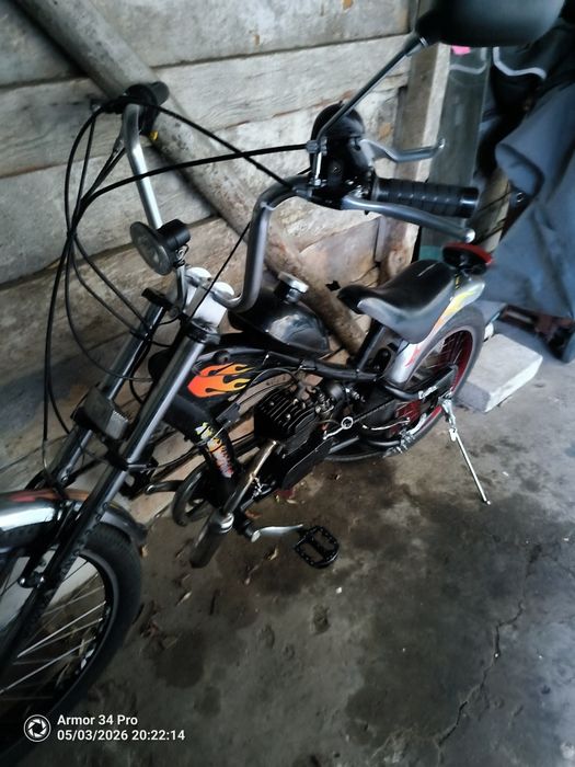 Bicicleta chopper cu motor