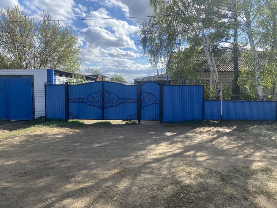 Продам трехкомнатную квартиру на земле. С мебелью.