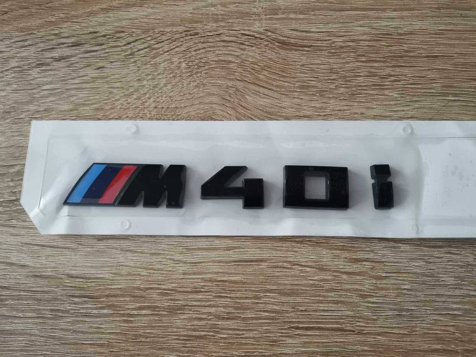 черна емблема BMW M40i малък размер