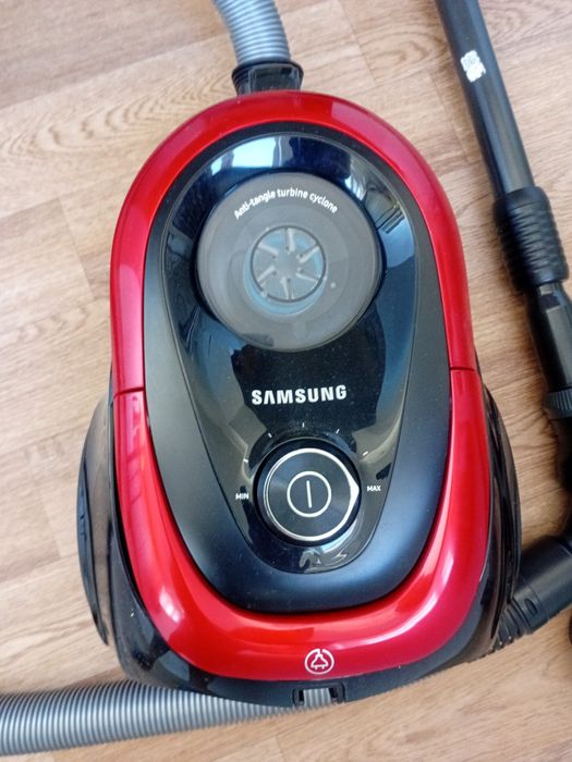 Пылесос самсунг.