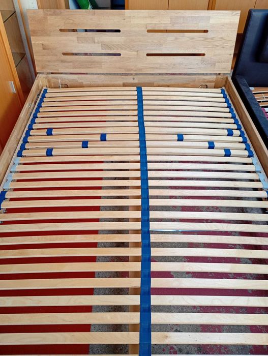 Pat lemn  masiv / 140 x 200 cm