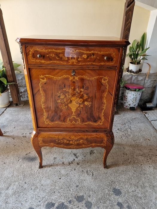 Уникален голям антикварен френски шкаф скрин бар