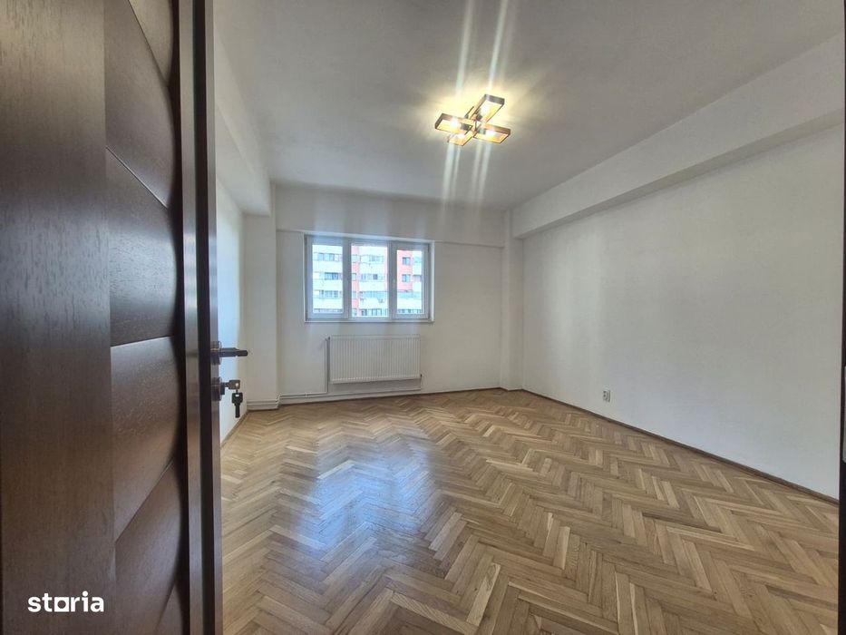 Apartament 4 camere de închiriat – ideal pentru locuință sau birouri